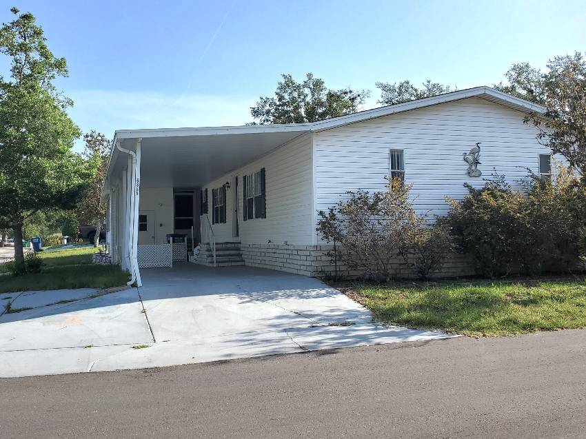 Homosassa, FL Mobile Home for Sale located at 6885 W Woodbridge Dr Walden Woods