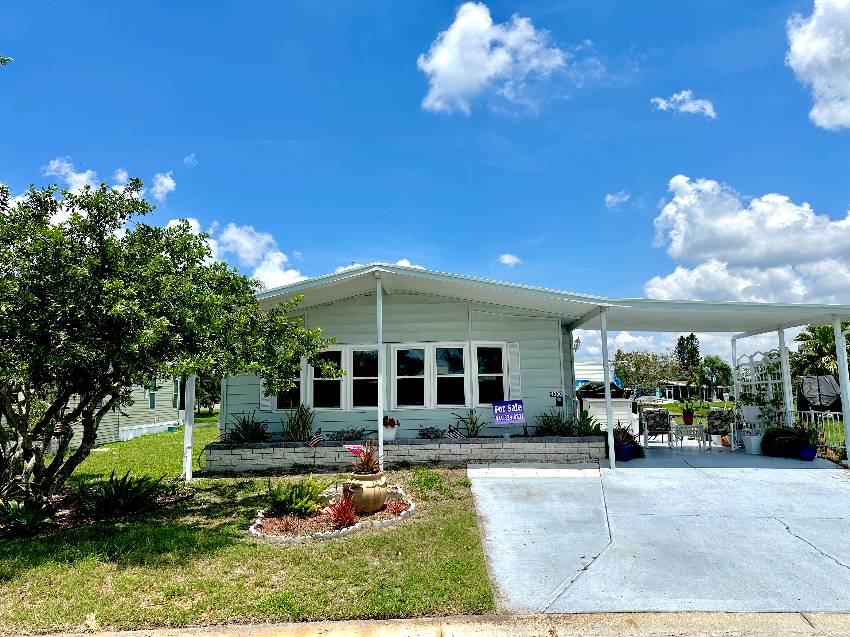 Ellenton, FL Mobile Home for Sale located at 4330 Lake View Dr N Colony Cove