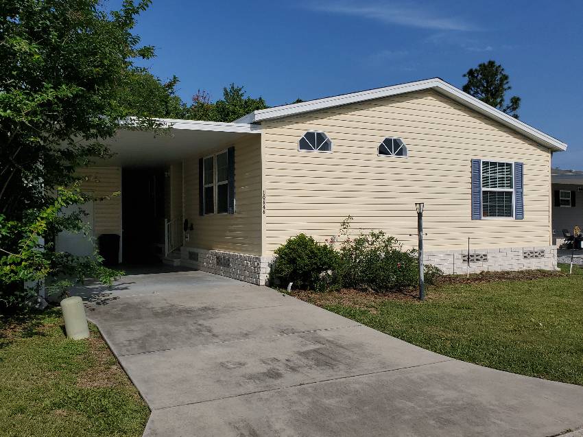 Homosassa, FL Mobile Home for Sale located at 10646 S Sterlingshire Terrace Walden Woods South