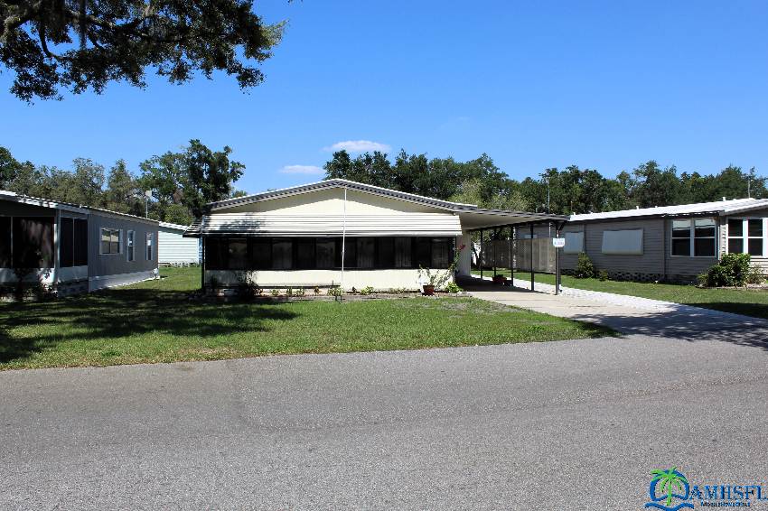 Zephyrhills, FL Mobile Home for Sale located at 3210 Paradise Way Tropical Acre Estates