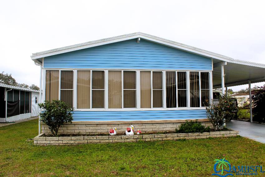 Zephyrhills, FL Mobile Home for Sale located at 37552 Bimini Dr Tropical Acre Estates