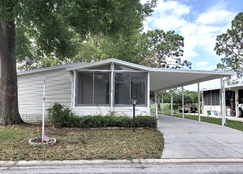 Homosassa, FL Mobile Home for Sale located at 7040 W Bedfordshire Loop Walden Woods