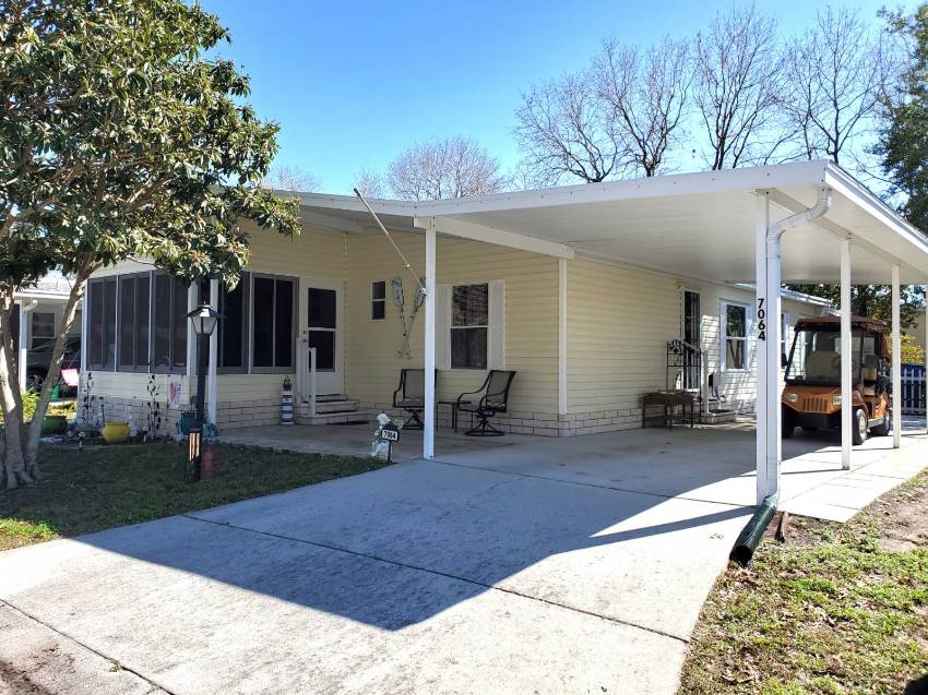Homosassa, FL Mobile Home for Sale located at 7064 W Eatonshire Path Walden Woods