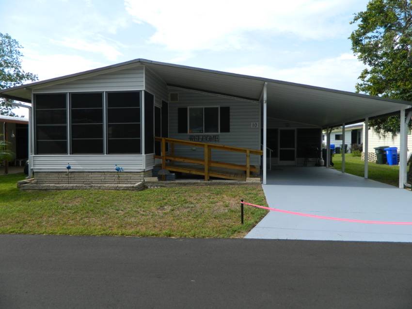 Lakeland, FL Mobile Home for Sale located at 2425 Harden Blvd #10 Beacon Terrace