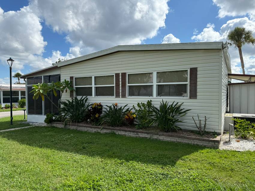 Ellenton, FL Mobile Home for Sale located at 6505 Us Highway 301 N Lot D21 Palm Grove