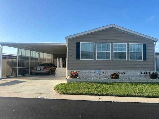 Largo, FL Mobile Home for Sale located at 13225 101st St Se #480 Four Seasons Mhp