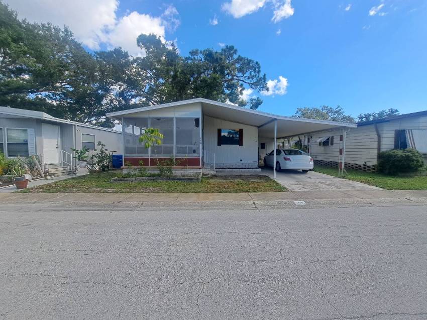 Clearwater, FL Mobile Home for Sale located at 15777 Bolesta Road #110 Shady Lane Oaks