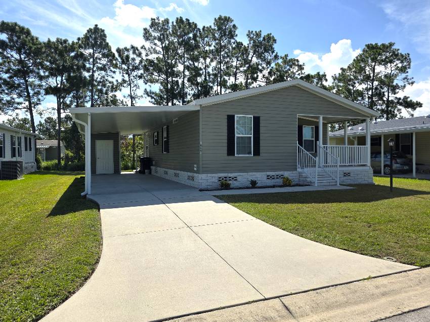 Homosassa, FL Mobile Home for Sale located at 10681 S Pebbleshire Terrace Walden Woods South