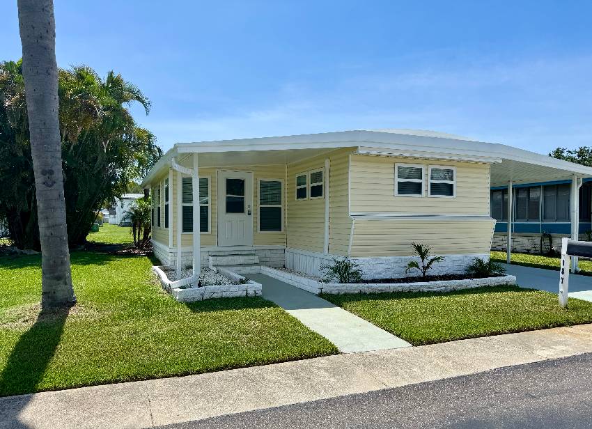 Dunedin, FL Mobile Home for Sale located at 1100 Curlew Rd Lot 187 Honeymoon