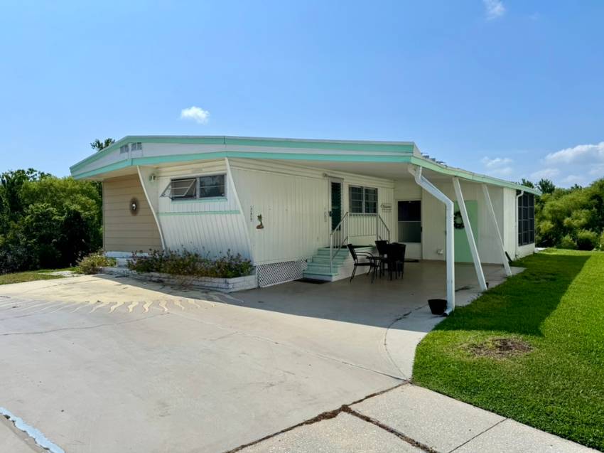 Dunedin, FL Mobile Home for Sale located at 1415 Main St Lot 484 Lake Haven