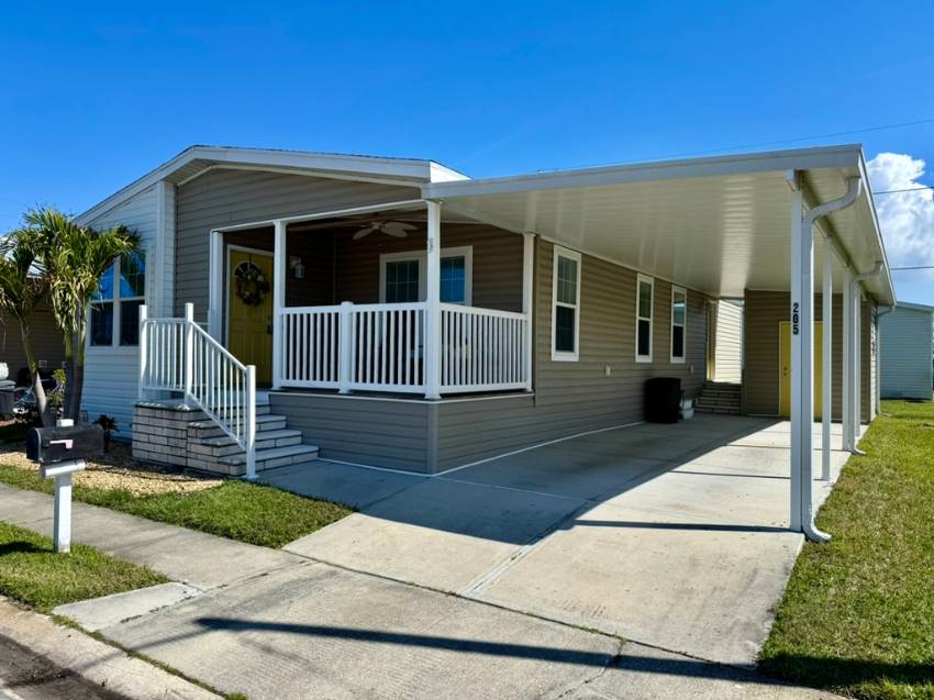 Dunedin, FL Mobile Home for Sale located at 1415 Main St Lot 205 