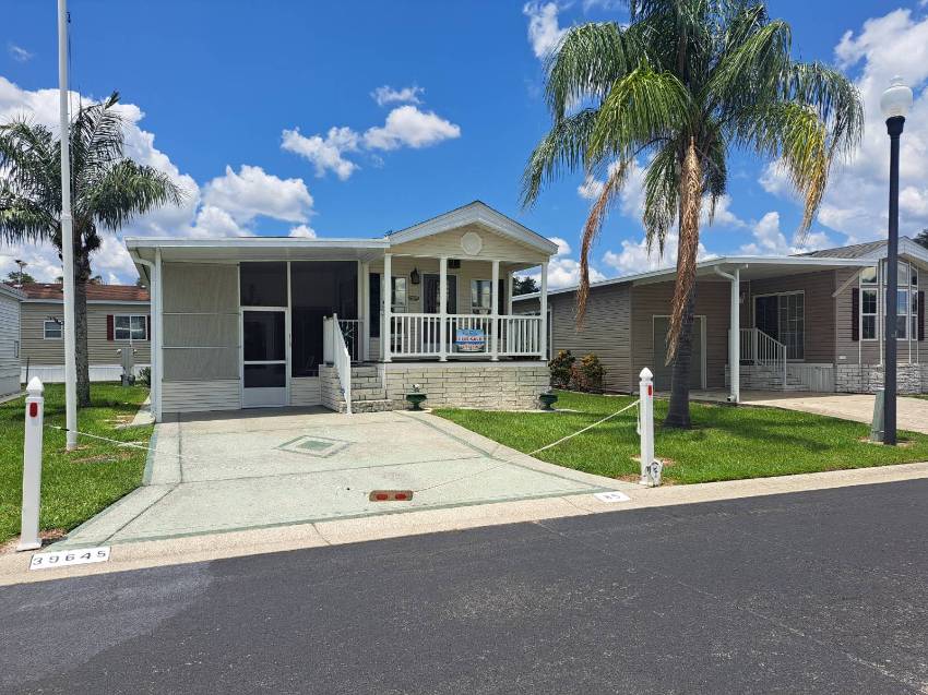 Zephyrhills, FL Mobile Home for Sale located at 39645 Cog Hill Loop Majestic Oaks