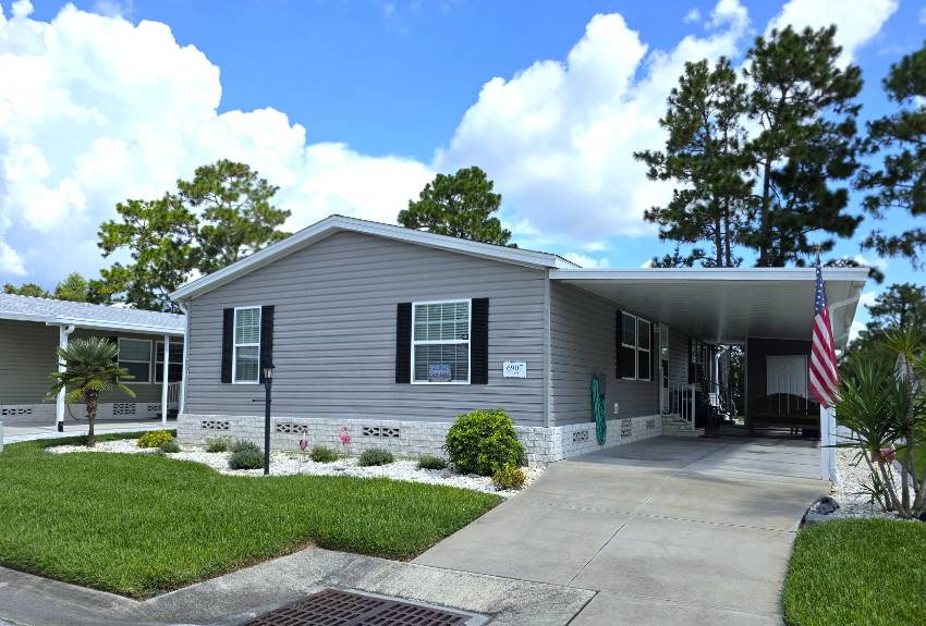 Homosassa, FL Mobile Home for Sale located at 6907 W Pollans Lane Walden Woods South