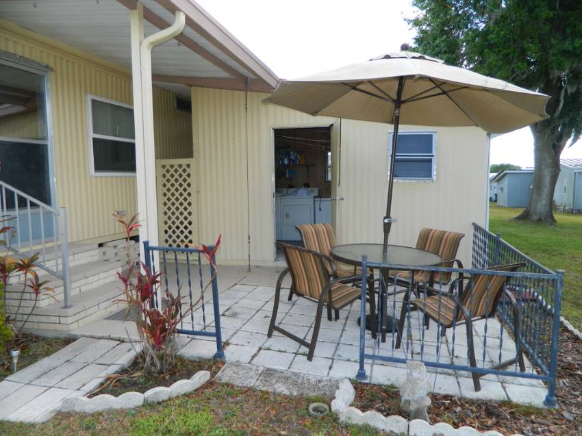 Lakeland, FL Mobile Home for Sale located at 2425 Harden Blvd #51 Beacon Terrace