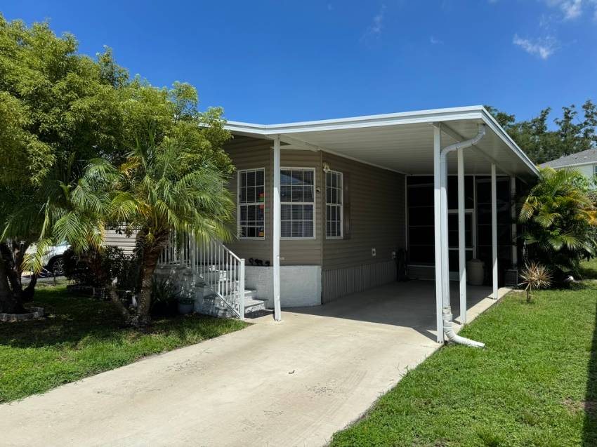 Tampa, FL Mobile Home for Sale located at 3711 Binnacle Dr Winward Lakes