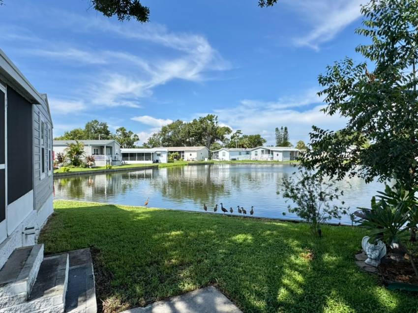Tampa, FL Mobile Home for Sale located at 6219 Compass Ln Winward Lakes