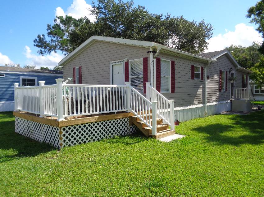 Lakeland, FL Mobile Home for Sale located at 1234 Reynolds Rd #13 Sunshine Village