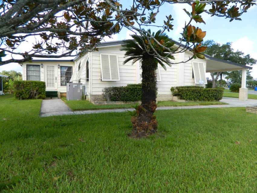 Lakeland, FL Mobile Home for Sale located at 2425 Harden Blvd #149 Beacon Terrace