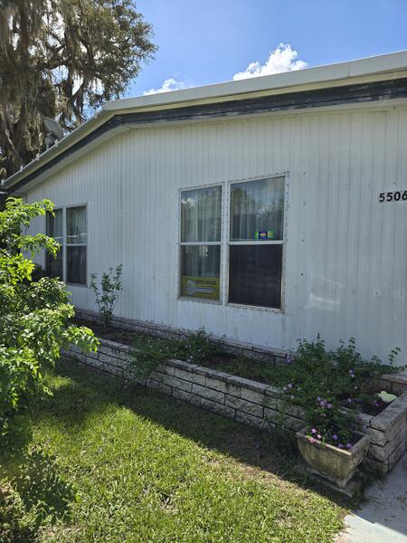 Zephyrhills, FL Mobile Home for Sale located at 5506 Eugene Street Sixth Avenue Mobile Home Court