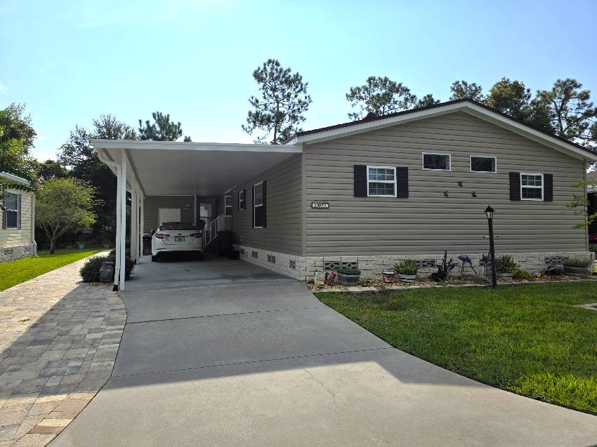 Homosassa, FL Mobile Home for Sale located at 10673 S Termon Dr Walden Woods South