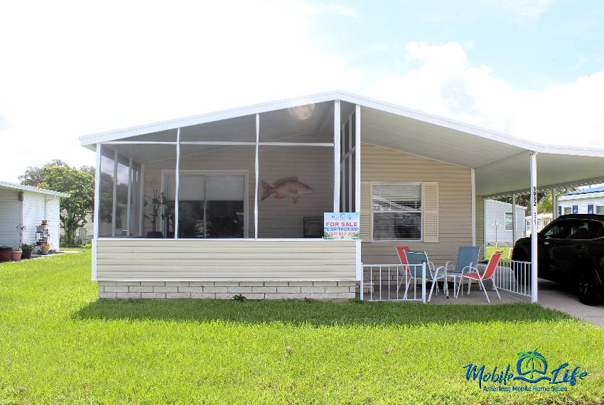 Zephyrhills, FL Mobile Home for Sale located at 5952 Utopia Dr Forest Lake Estates