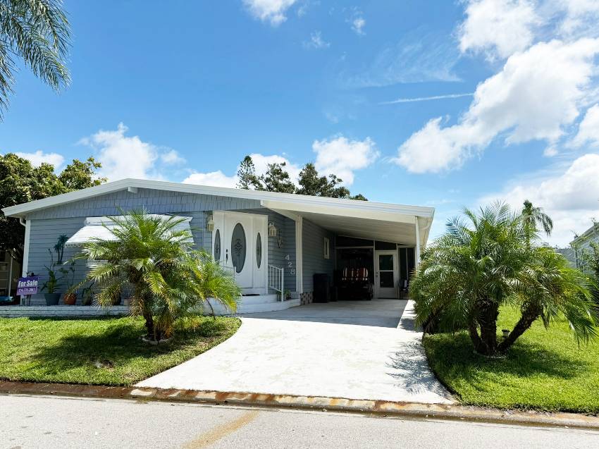 Ellenton, FL Mobile Home for Sale located at 428 Sunset Circle Colony Cove