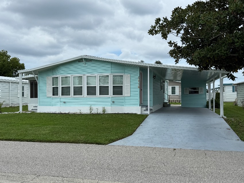 Sarasota, FL Mobile Home for Sale located at 5718 Scarborough Ln Camelot East Village