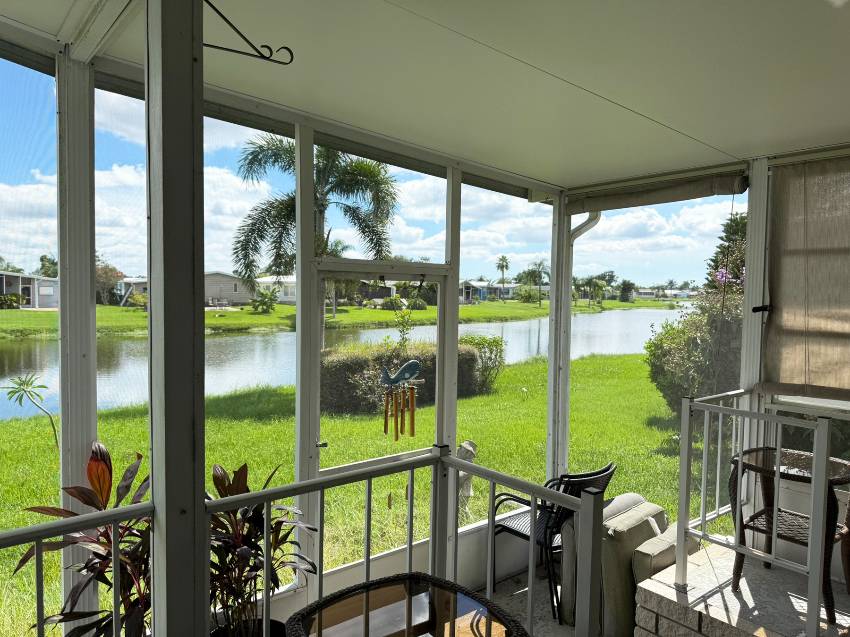 Ellenton, FL Mobile Home for Sale located at 8111 Buena Vista Drive Colony Cove