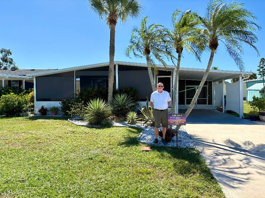 Venice, FL Mobile Home for Sale located at 928 Lucaya W Bay Indies