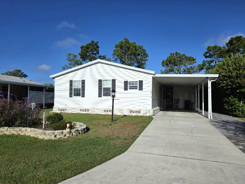 Homosassa, FL Mobile Home for Sale located at 10718 S Ardmore Dr Walden Woods South