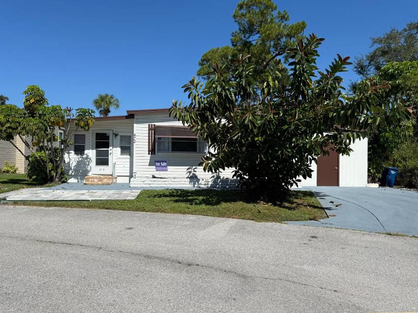 Ellenton, FL Mobile Home for Sale located at 472 Marina Way Colony Cove