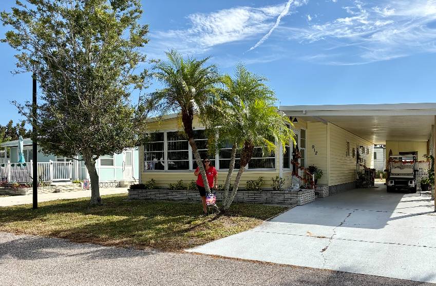 Venice, FL Mobile Home for Sale located at 912 Posadas W Bay Indies