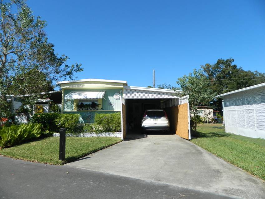 Lakeland, FL Mobile Home for Sale located at 413 Calamodin St Bedrock Citrus Ctr