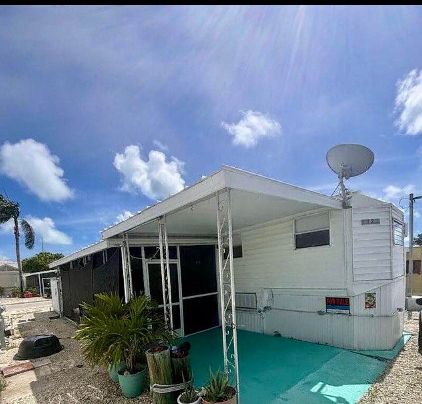 Marathon, FL Mobile Home for Sale located at 1361 Overseas Hwy. Lot F2/3 Galway Bay Mobile Village