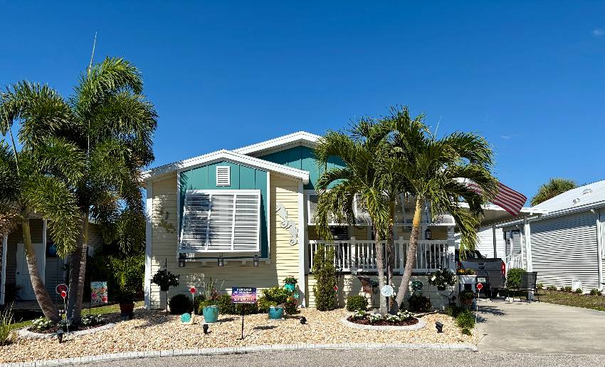 Venice, FL Mobile Home for Sale located at 985 Guadalupe E Bay Indies
