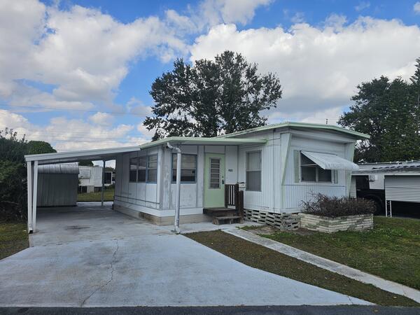 Lakeland, FL Mobile Home for Sale located at 925 Murcott St Citrus Center Colony