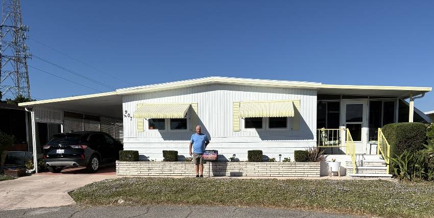 Venice, FL Mobile Home for Sale located at 907 Trinidad W Bay Indies