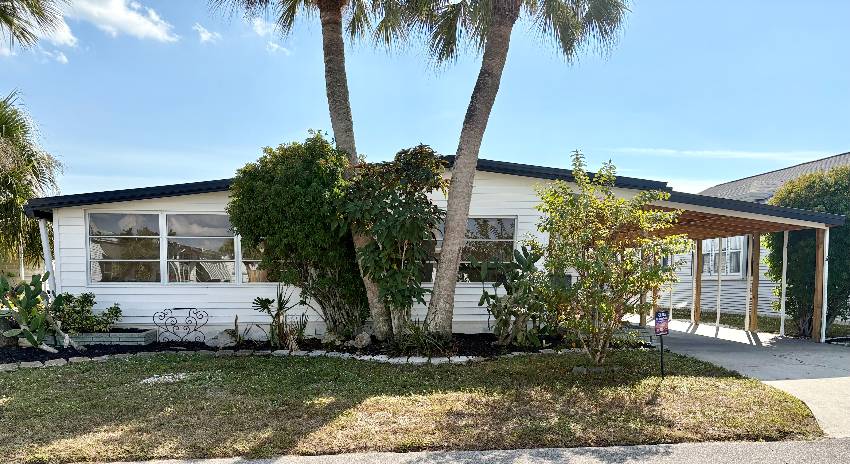 Venice, FL Mobile Home for Sale located at 978 Guadalupe E Bay Indies