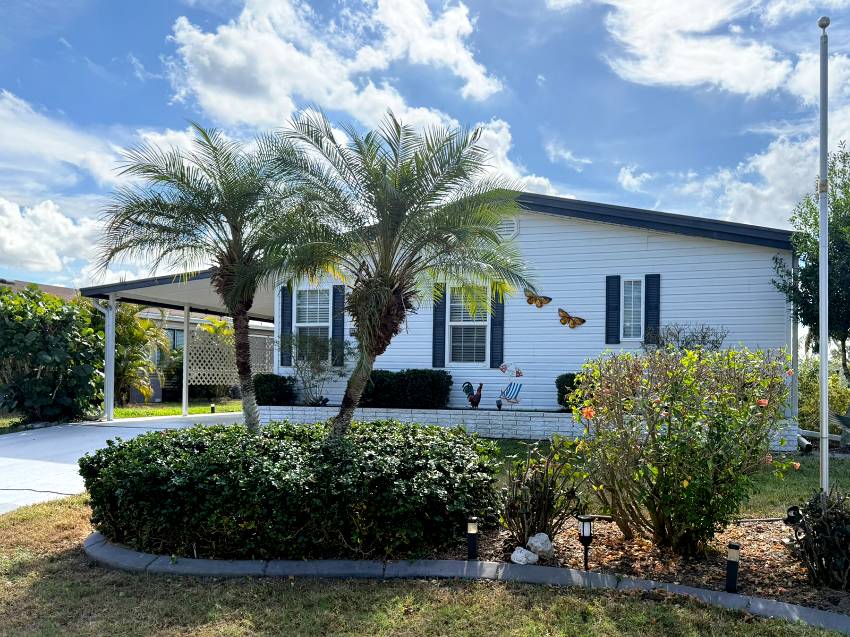 Ellenton, FL Mobile Home for Sale located at 8023 Buena Vista Dr Colony Cove