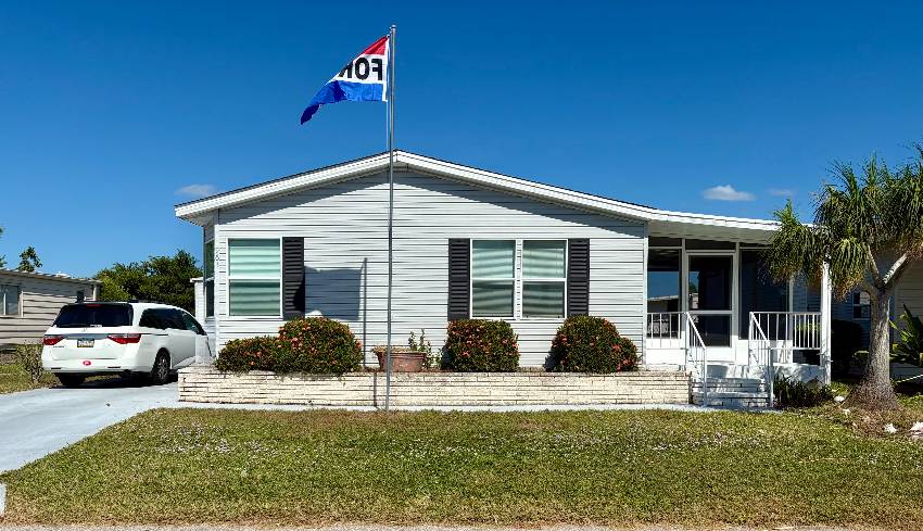 Venice, FL Mobile Home for Sale located at 963 Roseau E Bay Indies
