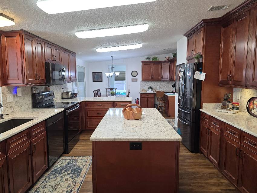 Homosassa, FL Mobile Home for Sale located at 6960 W Eatonshire Path Walden Woods