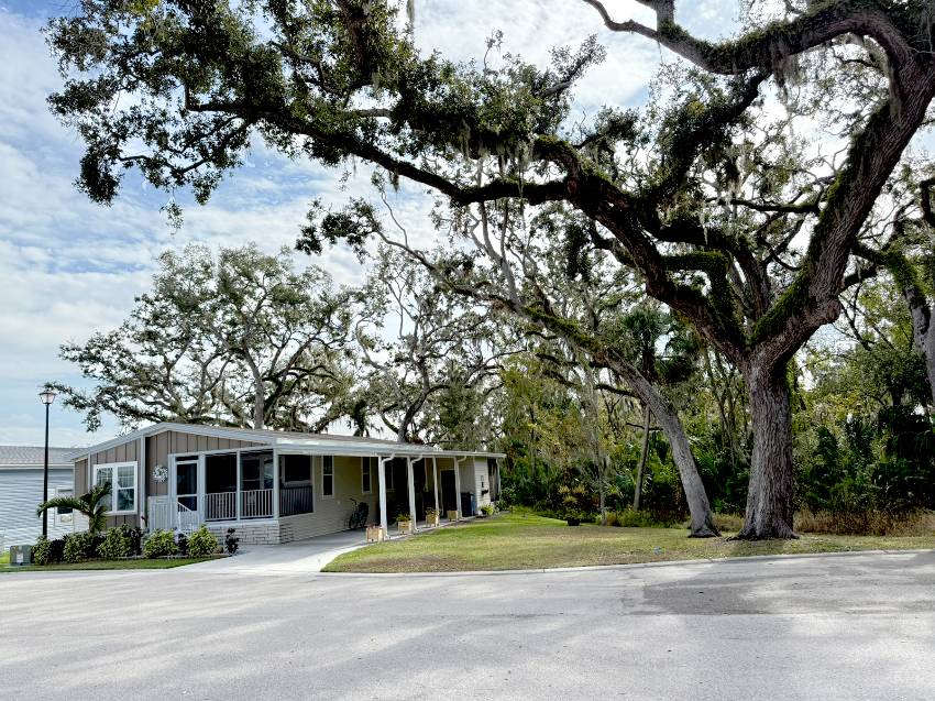 Ellenton, FL Mobile Home for Sale located at 7017 Xander Ct Colony Cove