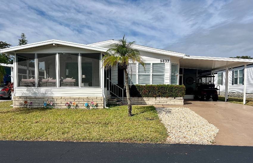 Parrish, FL Mobile Home for Sale located at 9833 Sucia Circle Veranda Springs
