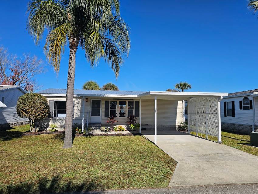 Mulberry, FL Mobile Home for Sale located at 223 Lake Huron Dr Lake Pointe Village