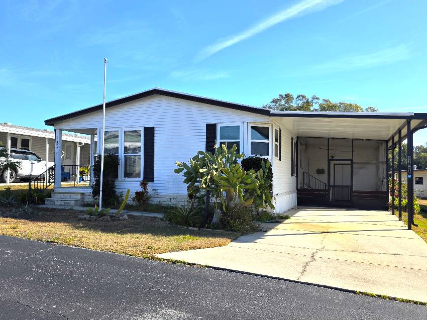 Dade City, FL Mobile Home for Sale located at 11536 Pierview Rd Fishermans Cove