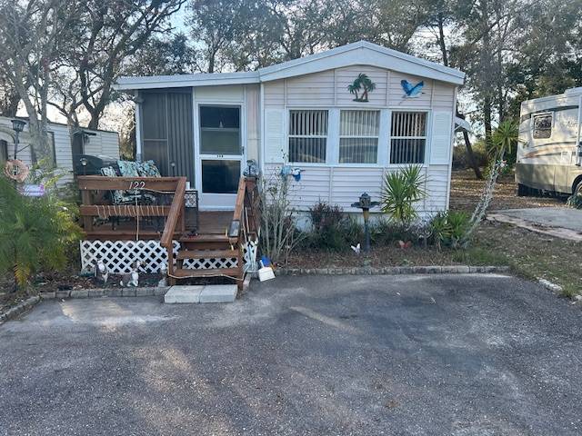Hudson, FL Mobile Home for Sale located at 9014 Bolton Ave #122