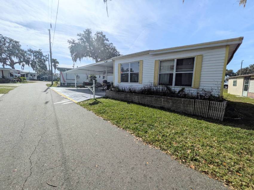 Zephyrhills, FL Mobile Home for Sale located at 38121 Winter Dr Majestic Oaks