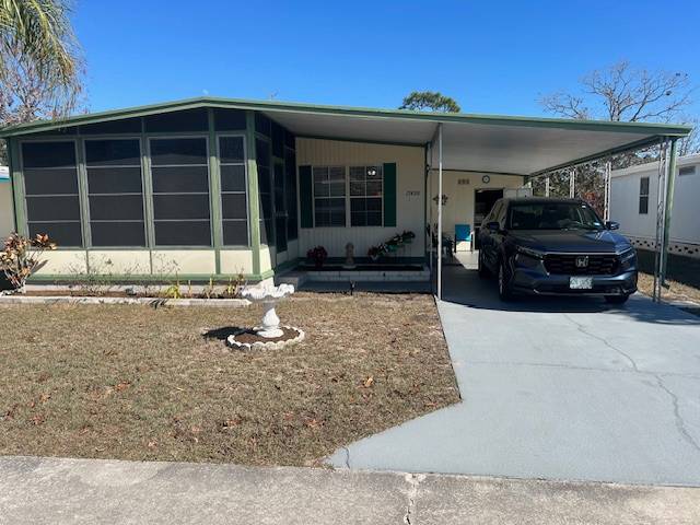 Hudson, FL Mobile Home for Sale located at 17420 Eminent Dt Country Village