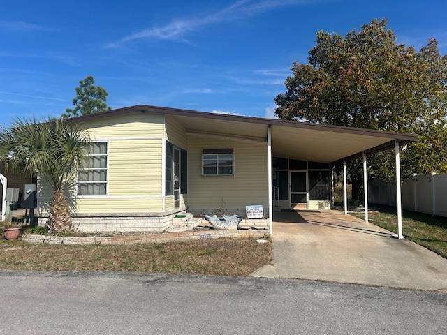 Hudson, FL Mobile Home for Sale located at 14308 Ovid Dr Club Wildwood