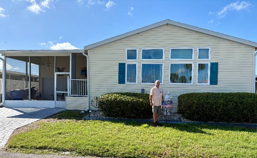 Venice, FL Mobile Home for Sale located at 958 Cayman E Bay Indies